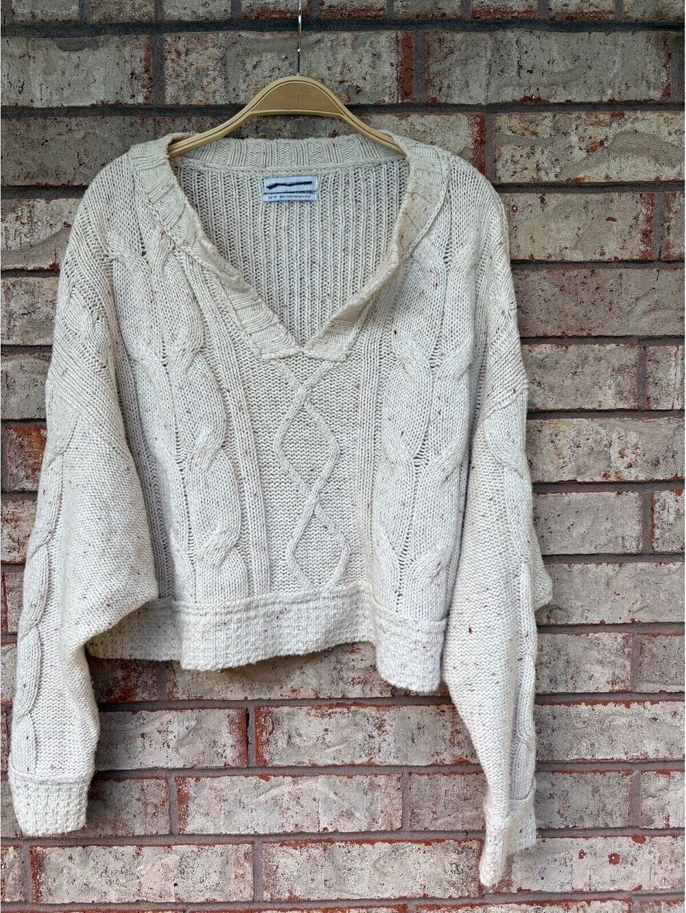 Urban Outfitters oversized cable-knit v-neck cropped sweater Size XS
